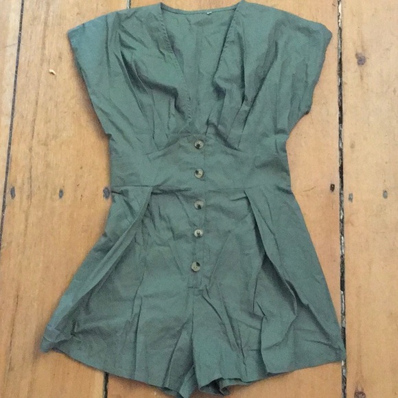 Romper - Picture 1 of 3